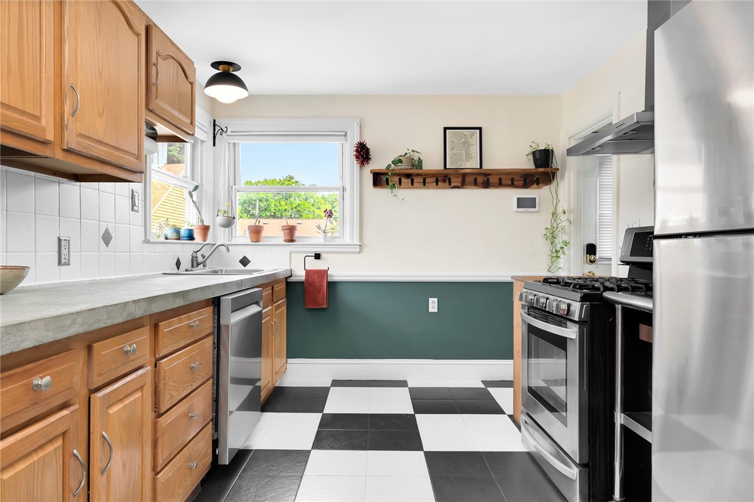 108 Rice Street Pawtucket, RI 02861 - Photo 14 of 33 Gallery Image 14