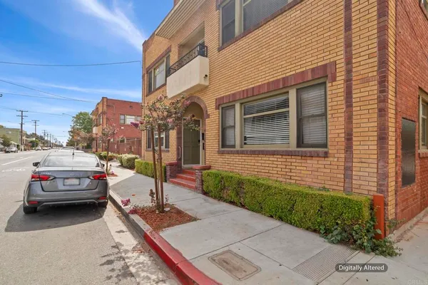 $485,000 | 2528 East 10th Street, Long Beach, CA 90804