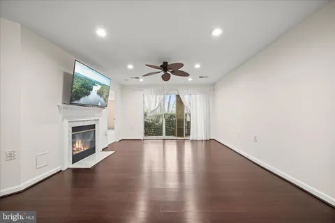 $374,900 | 15306 Diamond Cove Terrace, Unit I, Rockville, MD 20850