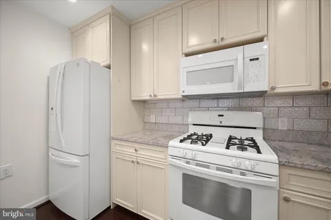 $374,900 | 15306 Diamond Cove Terrace, Unit I, Rockville, MD 20850