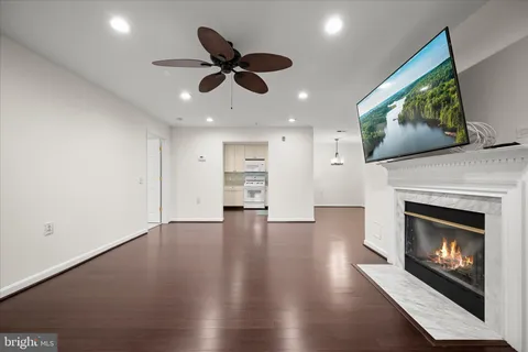 $374,900 | 15306 Diamond Cove Terrace, Unit I, Rockville, MD 20850