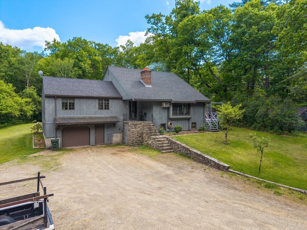 1 Leno Road Sturbridge, MA 01566 - Photo 3 of 33
