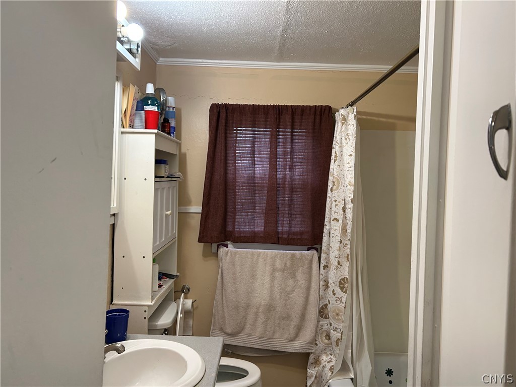 221 Stonefield Road Onondaga, NY 13205 - Photo 12 of 15