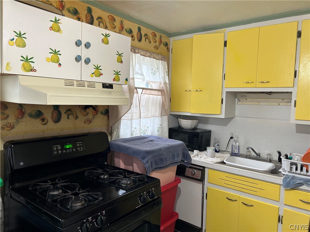 221 Stonefield Road Onondaga, NY 13205 - Photo 4 of 15