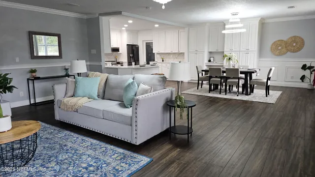 a view of entryway and hallway