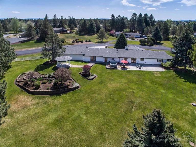 61885 Dobbin Road Bend, OR 97702 - Photo 1 of 25 Primary Photo