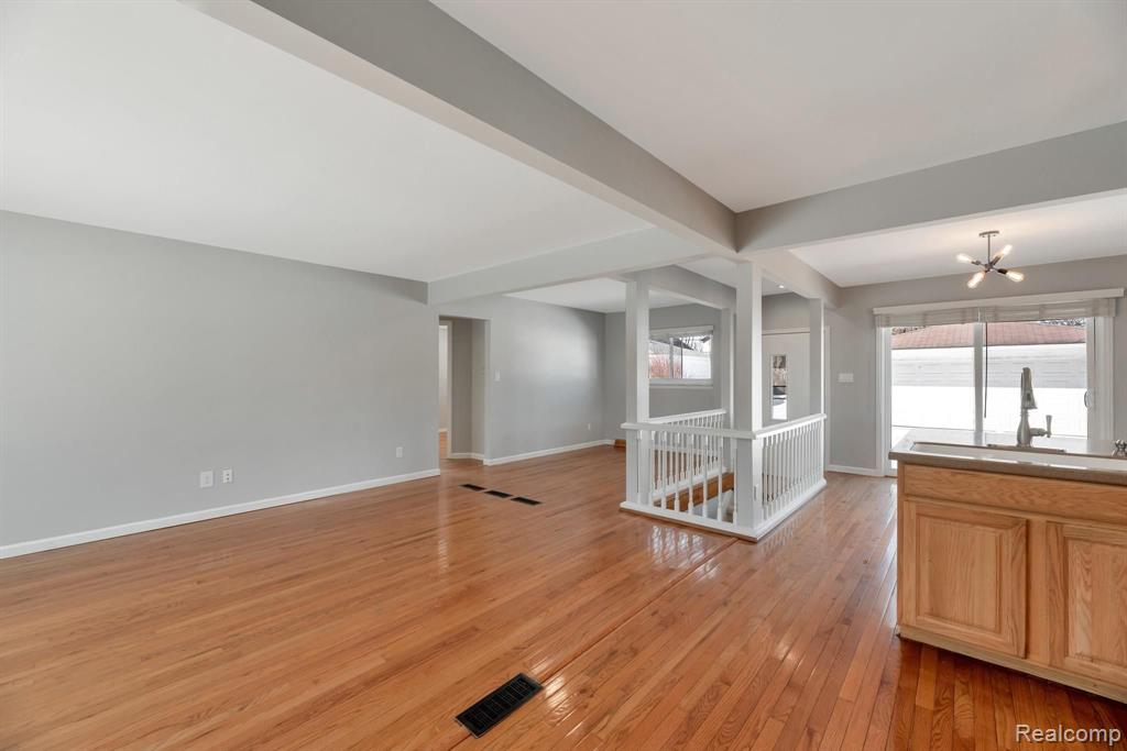 3809 Mark Orr Road Royal Oak, MI 48073 - Photo 11 of 30