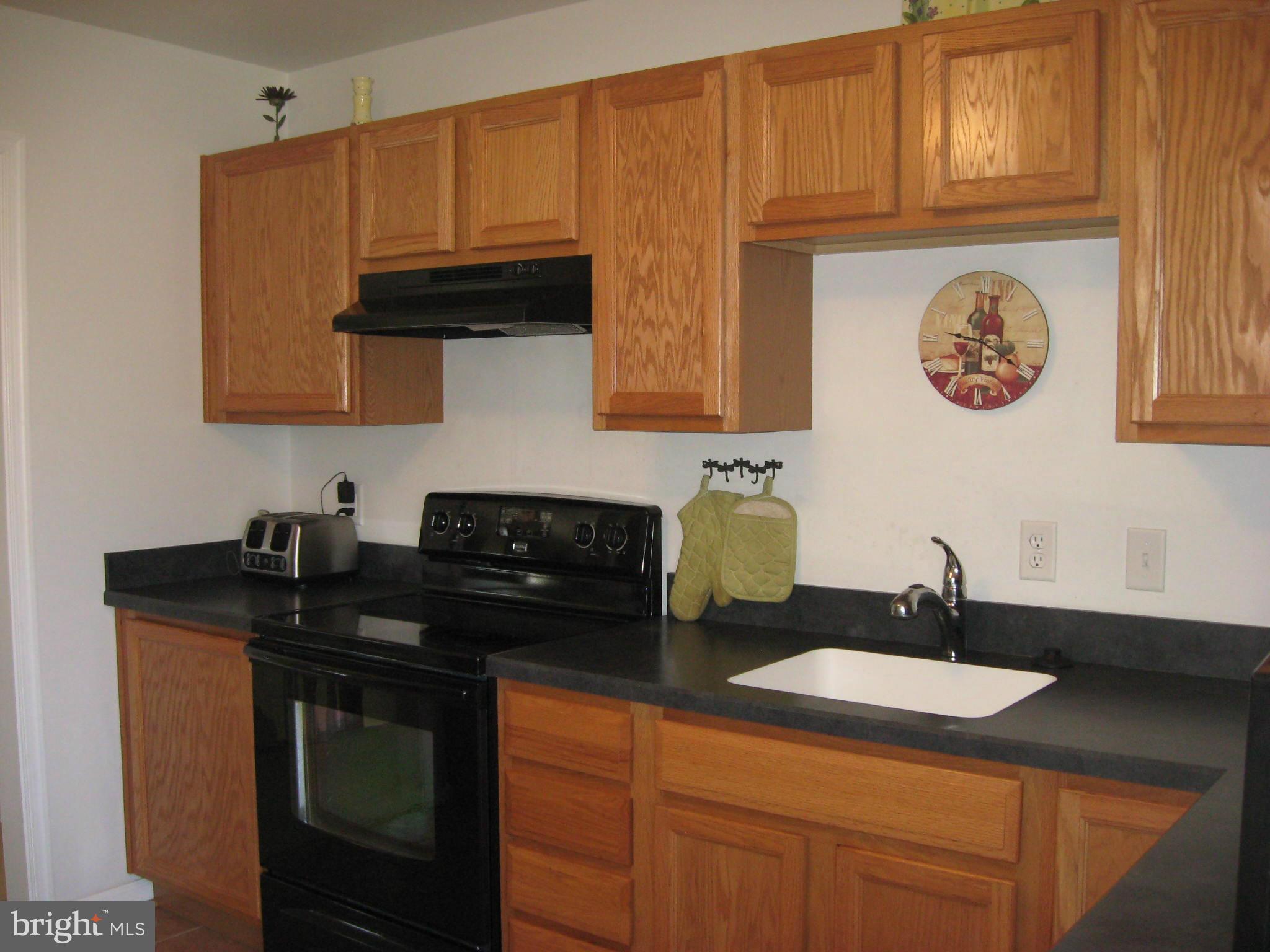 8102 Hog Neck Road Pasadena, MD 21122 - Photo 3 of 28 Kitchen