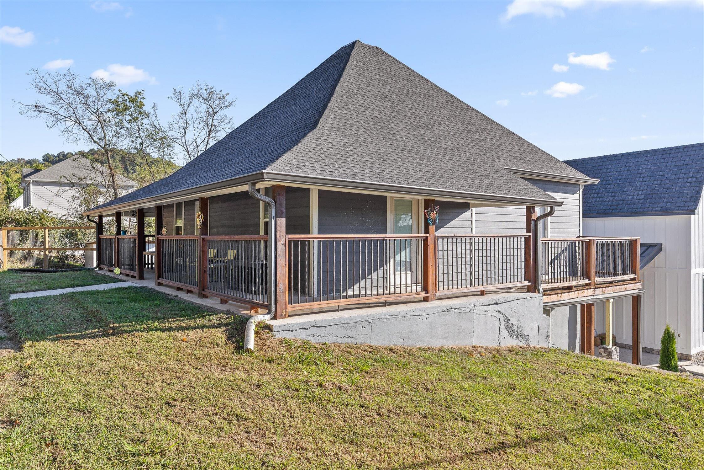 214 Houser Street Chattanooga, TN 37405 - Photo 4 of 39 04-Exterior-Deck-2