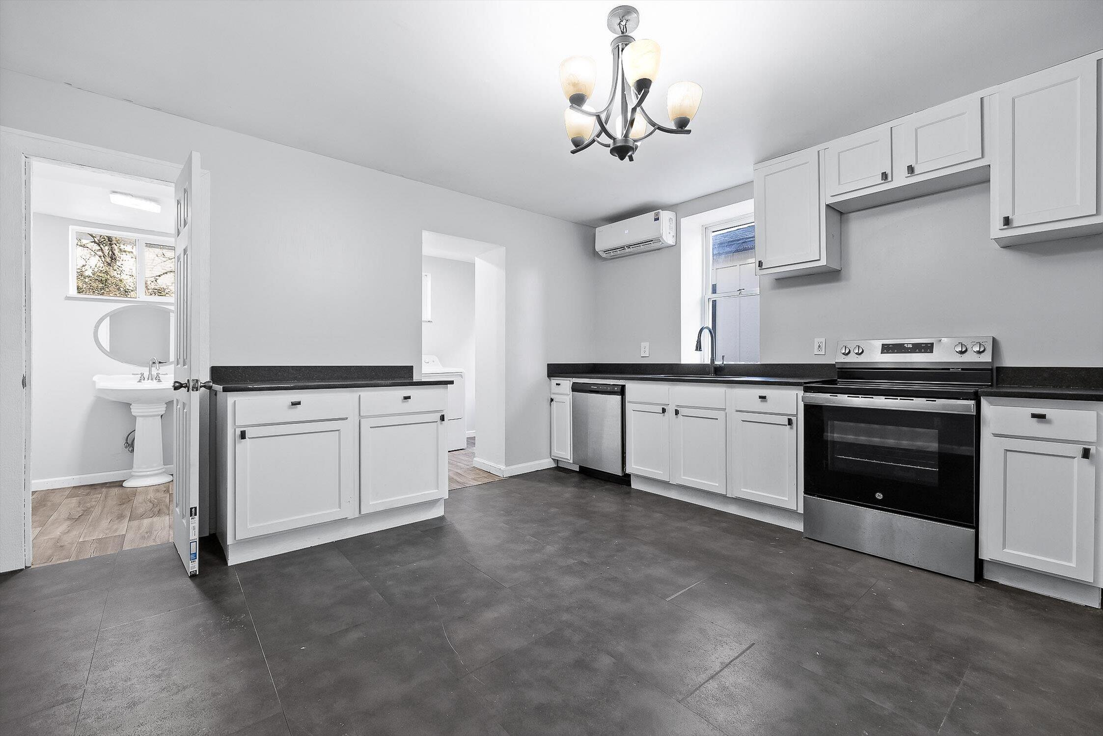 214 Houser Street Chattanooga, TN 37405 - Photo 9 of 39 13-Empty-8