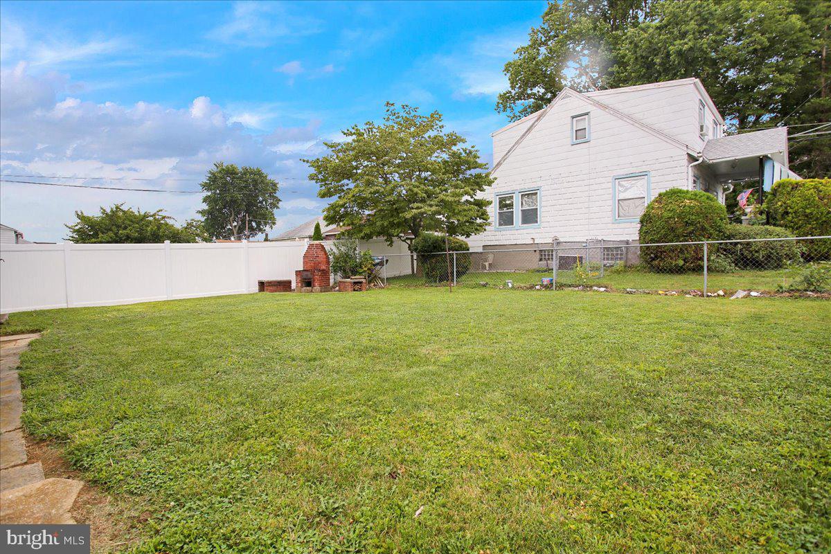 1432 Lancaster Avenue Reading, PA 19607 - Photo 18 of 25