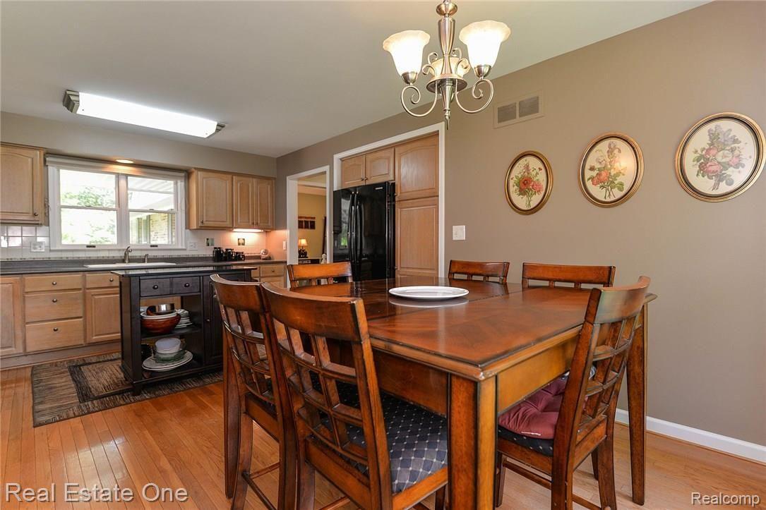1343 Lone Tree Road Milford, MI 48380 - Photo 21 of 56 34_23.jpg