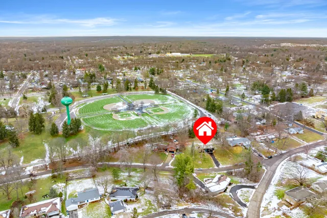 $259,700 | 527 Parkdale Boulevard, Parchment, MI 49004