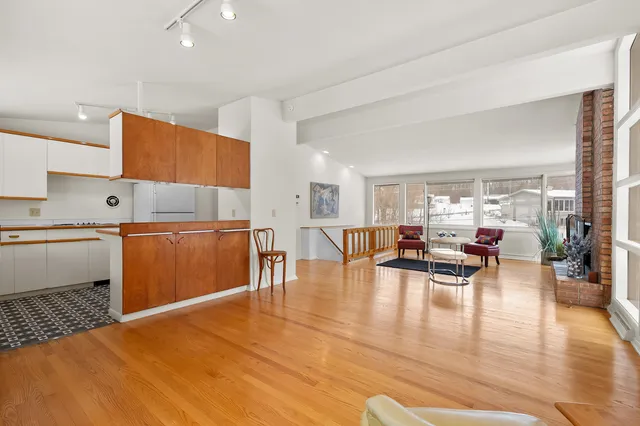 $259,700 | 527 Parkdale Boulevard, Parchment, MI 49004