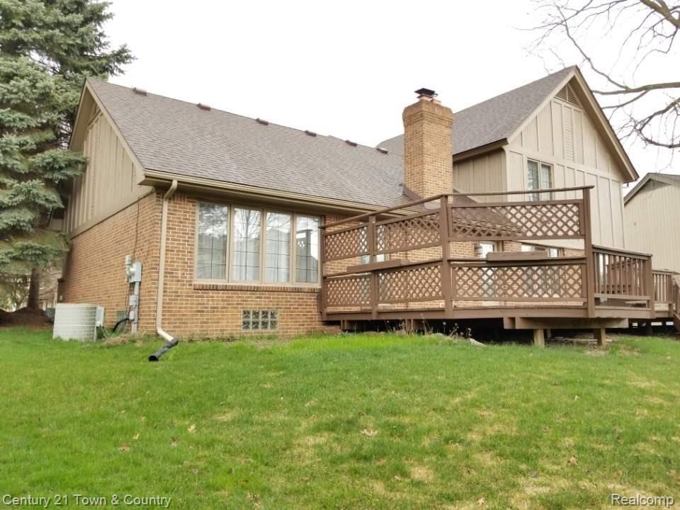30728 Country Ridge Circle Farmington Hills, MI 48331 - Photo 3 of 13