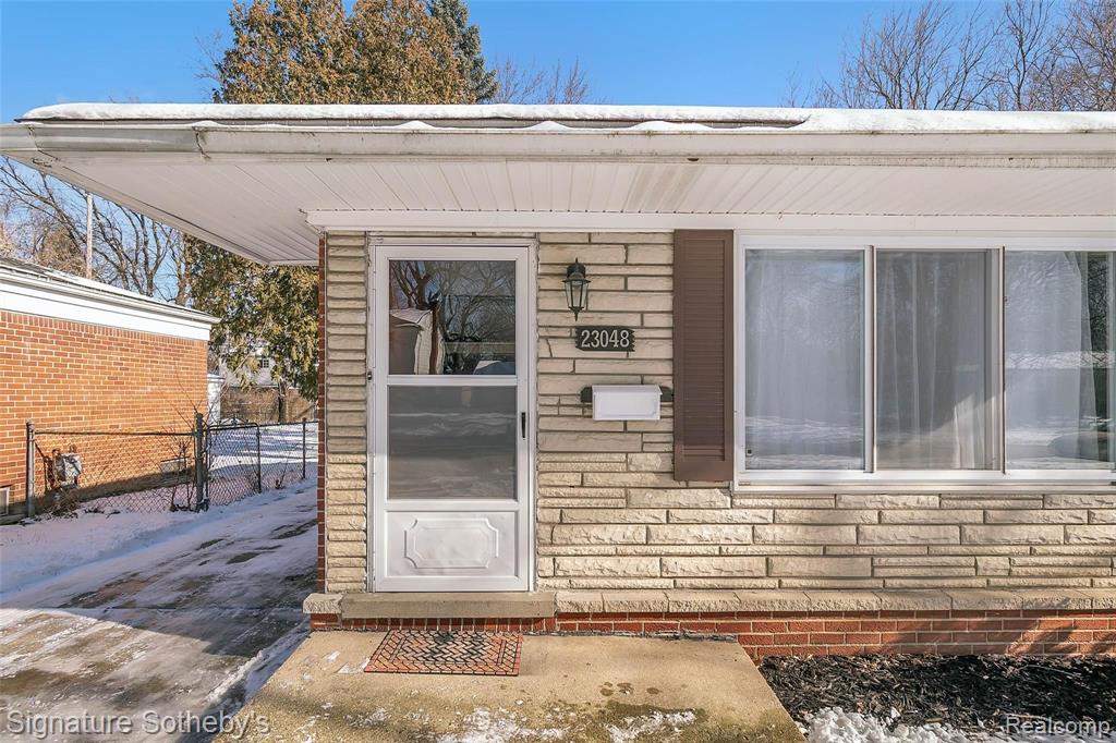 23048 Tuck Road Farmington Hills, MI 48336 - Photo 2 of 36