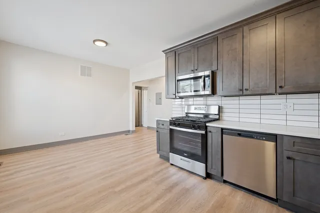 $1,400 | 9635 South Forest Avenue, Unit 3, Chicago, IL 60628