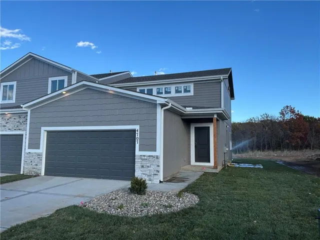 $380,000 | 4707 South Brentwood Avenue, Kansas City, MO 64136