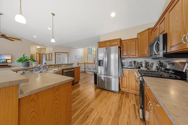 $474,900 | 1447 Nottingham Drive, Owatonna, MN 55060