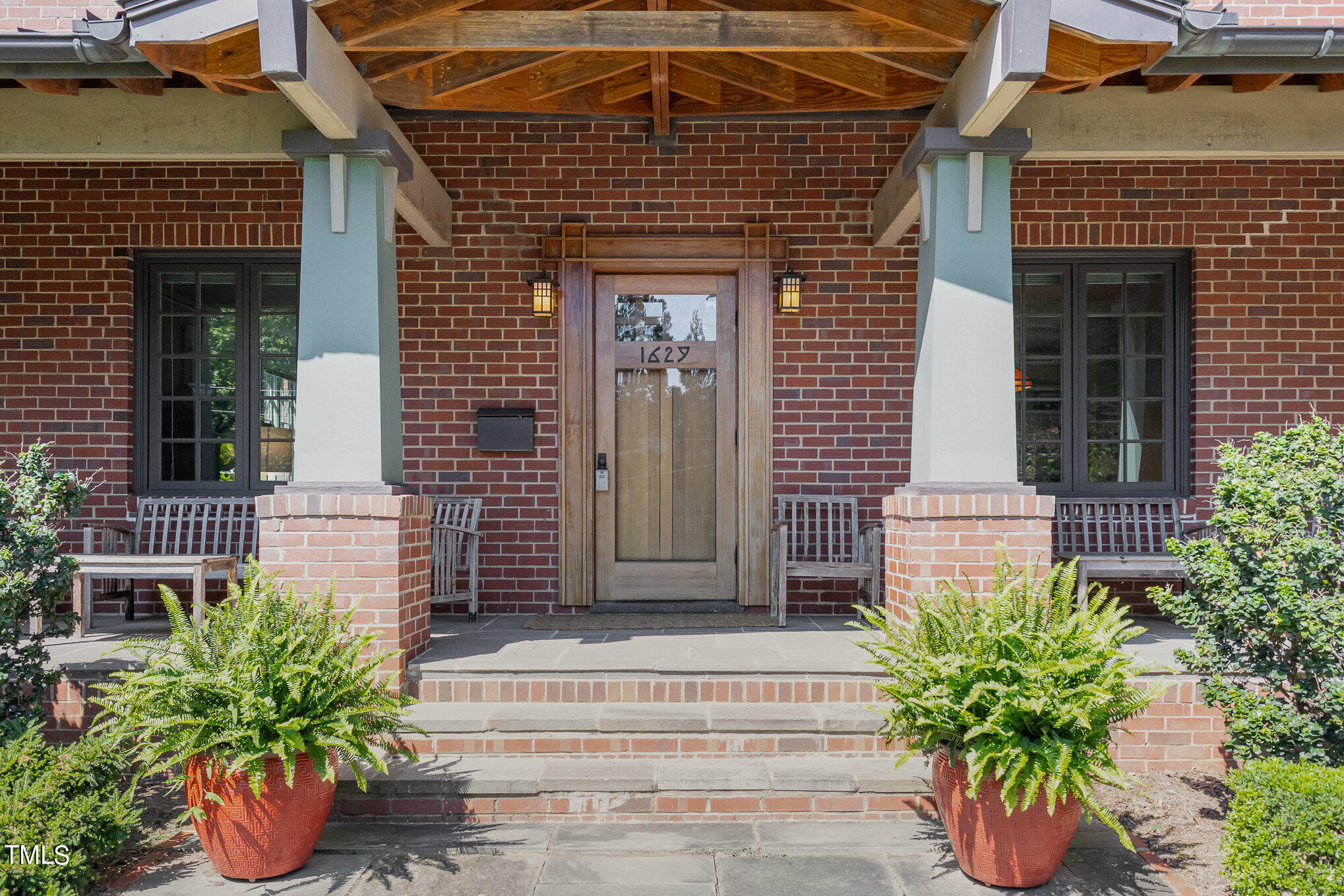1629 St Marys Street Raleigh, NC 27608 - Photo 7 of 39 Welcome Home