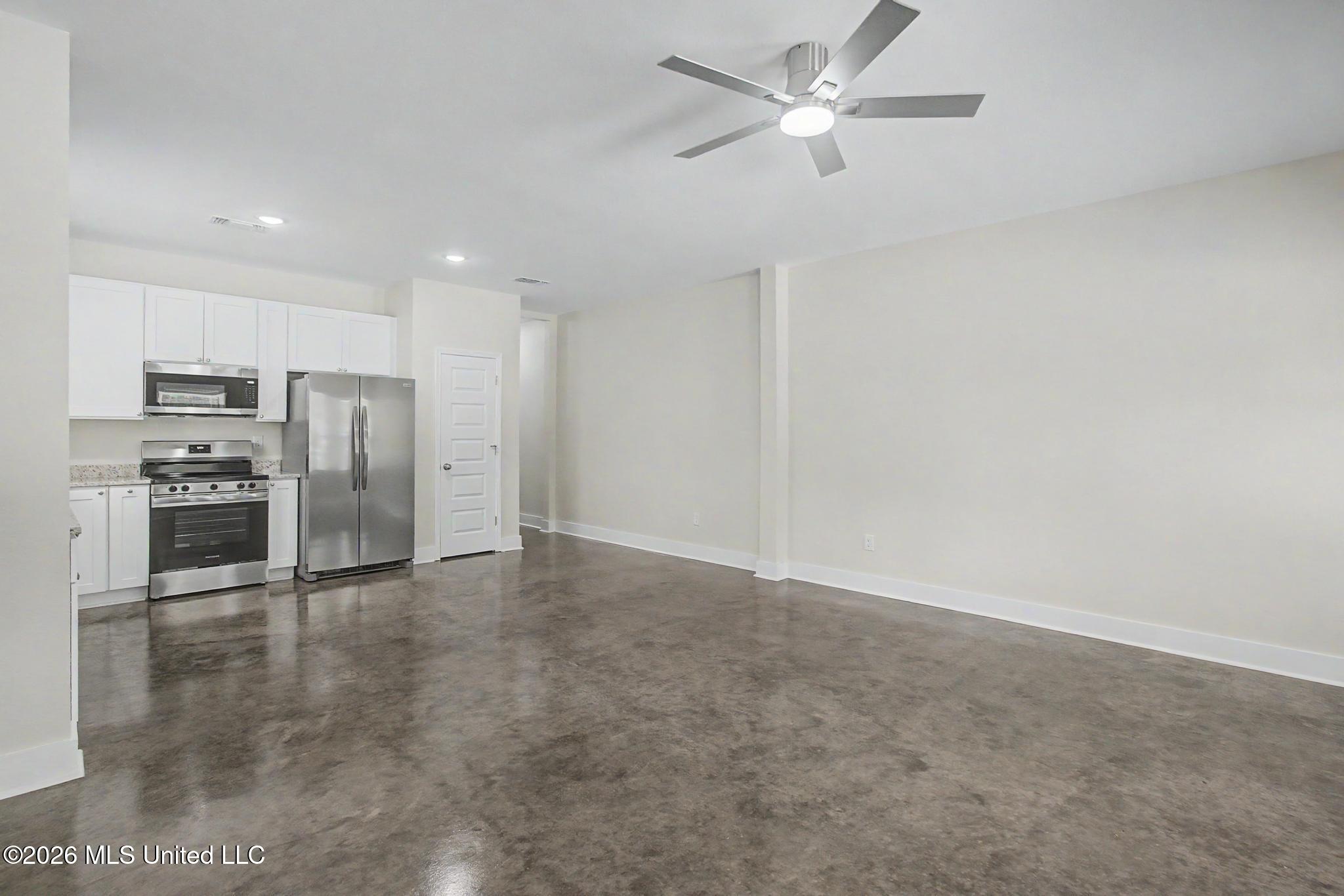 12297 Massachusetts Road, Unit A Ocean Springs, MS 39564 - Photo 5 of 18 IMG_0196