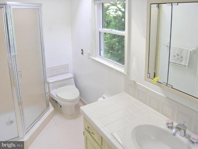 11401 Nairn Road Silver Spring, MD 20902 - Photo 22 of 25 Bath #1