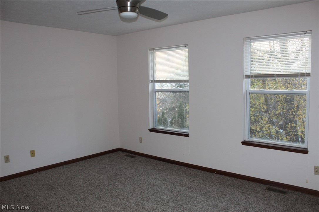 526 Gibbs Road Akron, OH 44312 - Photo 6 of 22 Large master bedroom!
