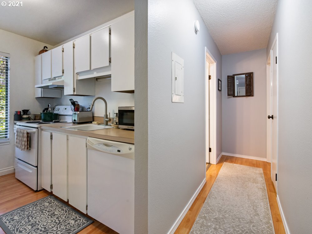 7750 Southwest Barnes Road, Unit C Portland, OR 97225 - Photo 13 of 29 Gallery Image 13