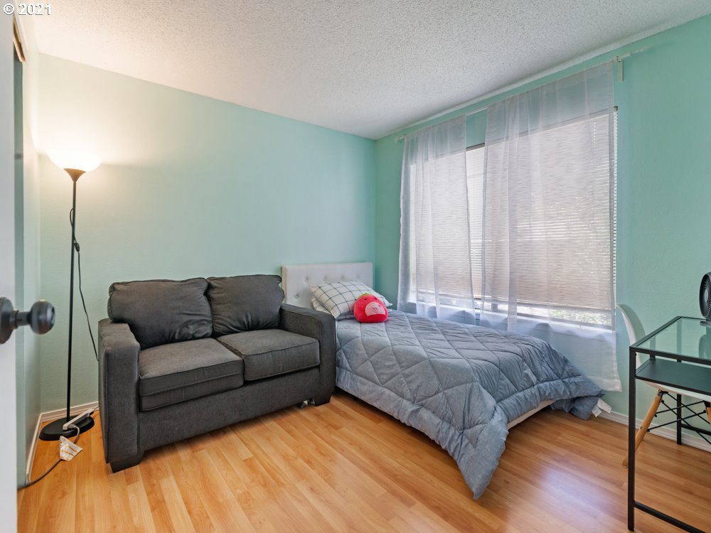 7750 Southwest Barnes Road, Unit C Portland, OR 97225 - Photo 18 of 29 Gallery Image 18