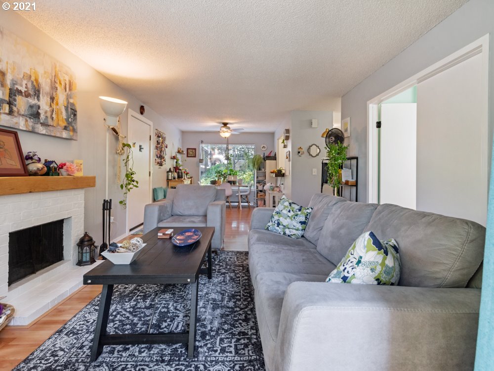 7750 Southwest Barnes Road, Unit C Portland, OR 97225 - Photo 4 of 29 Gallery Image 4