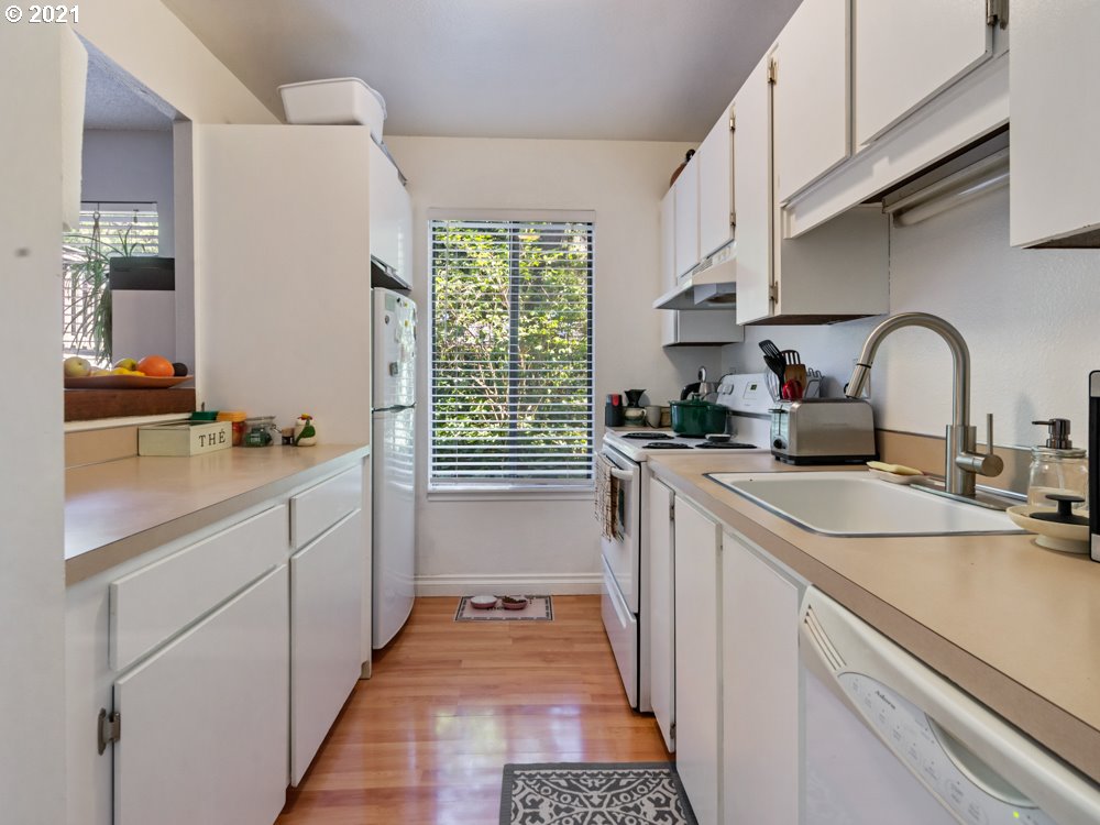 7750 Southwest Barnes Road, Unit C Portland, OR 97225 - Photo 10 of 29 Gallery Image 10