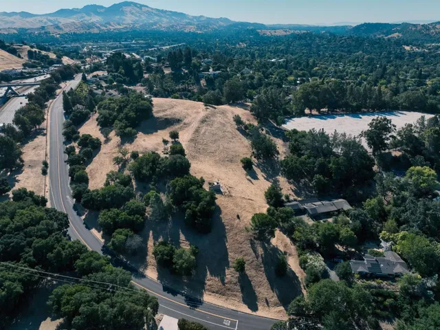 $1,000,000 | 3101 Old Tunnel Road, Lafayette, CA 94549