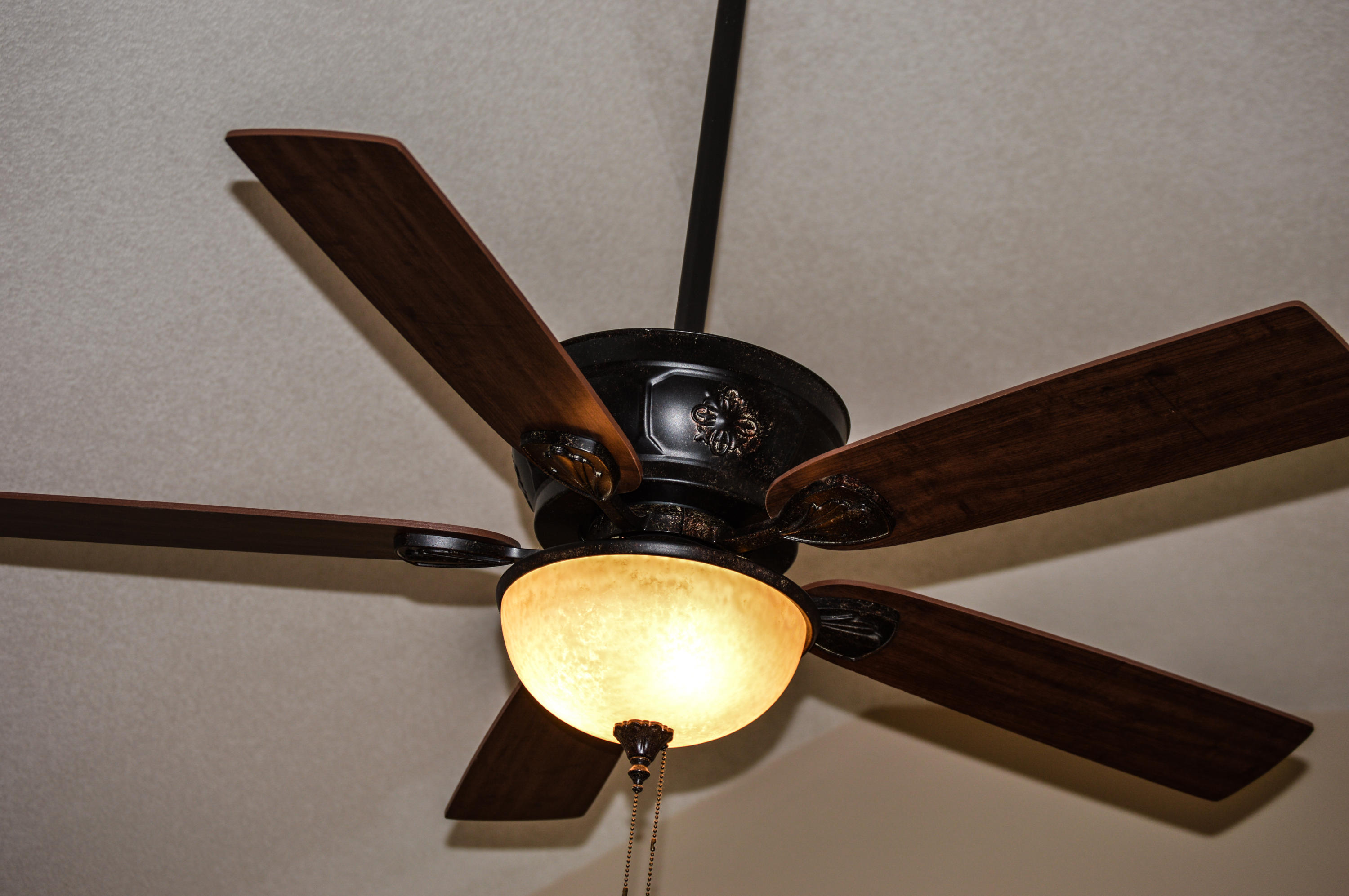 319 Ruckel Drive Niceville, FL 32578 - Photo 24 of 27 a close view of dining table