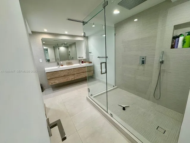 $13,500 | 1121 Crandon Boulevard, Unit E1001, Key Biscayne, FL 33149