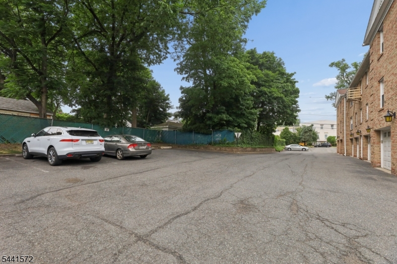 364 East Ridgewood Avenue, Unit 3 Ridgewood, NJ 07450 - Photo 30 of 32