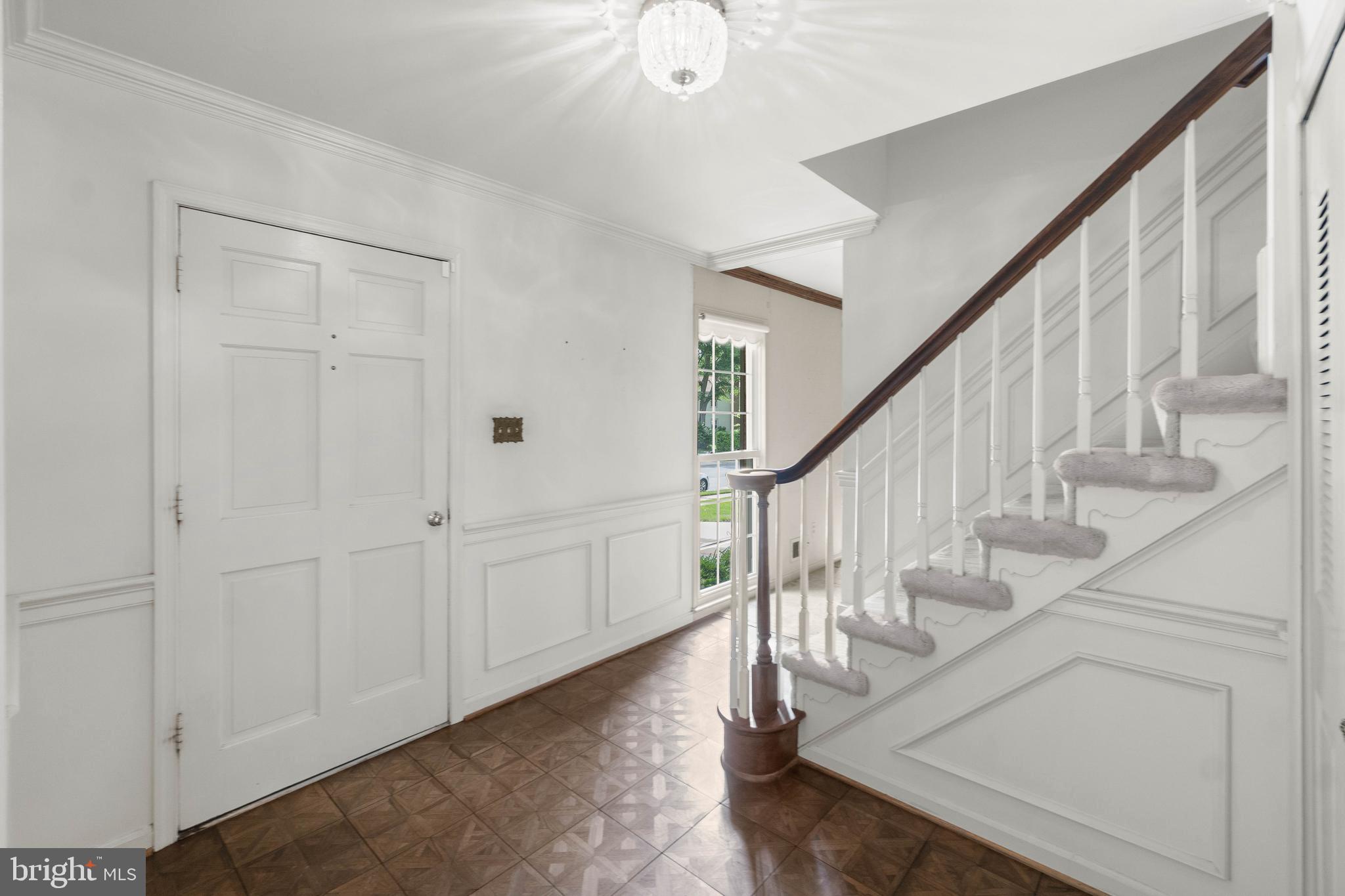 8812 Cuttermill Place Springfield, VA 22153 - Photo 5 of 63 Gallery Image 5