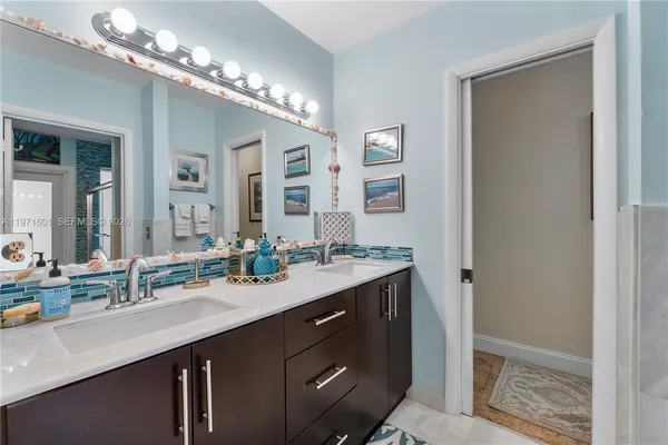 $2,399,000 | 17640 Old Cutler Road, Palmetto Bay, FL 33157