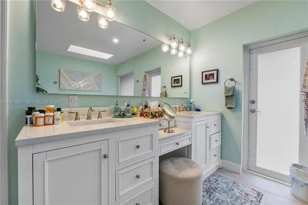 $2,399,000 | 17640 Old Cutler Road, Palmetto Bay, FL 33157