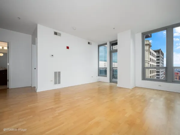 $290,000 | 565 West Quincy Street, Unit 1517, Chicago, IL 60661