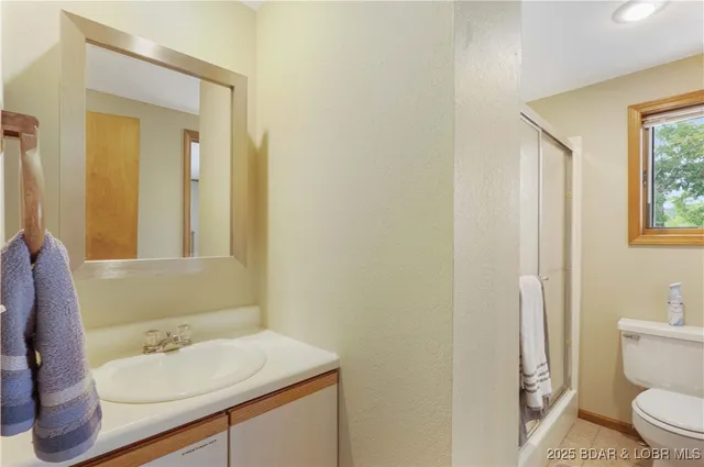 $584,000 | 30895 Berry Road, Stover, MO 65078