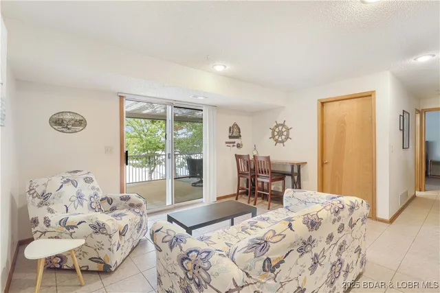 $584,000 | 30895 Berry Road, Stover, MO 65078