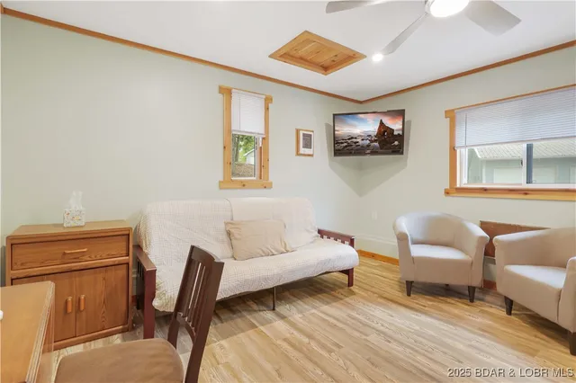 $584,000 | 30895 Berry Road, Stover, MO 65078