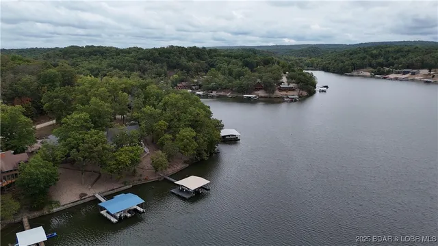 $584,000 | 30895 Berry Road, Stover, MO 65078