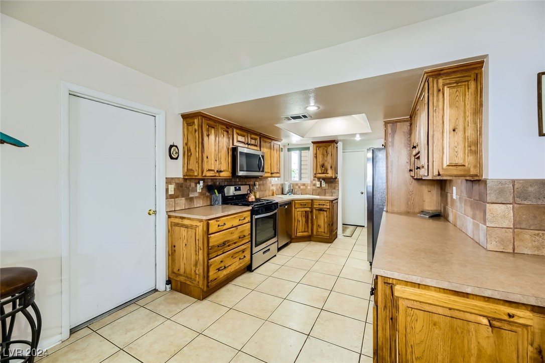 3701 Lincoln Road Las Vegas, NV 89115 - Photo 15 of 52