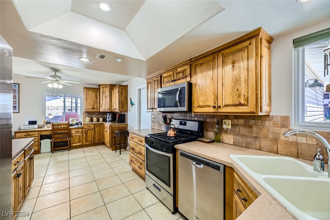 3701 Lincoln Road Las Vegas, NV 89115 - Photo 18 of 52