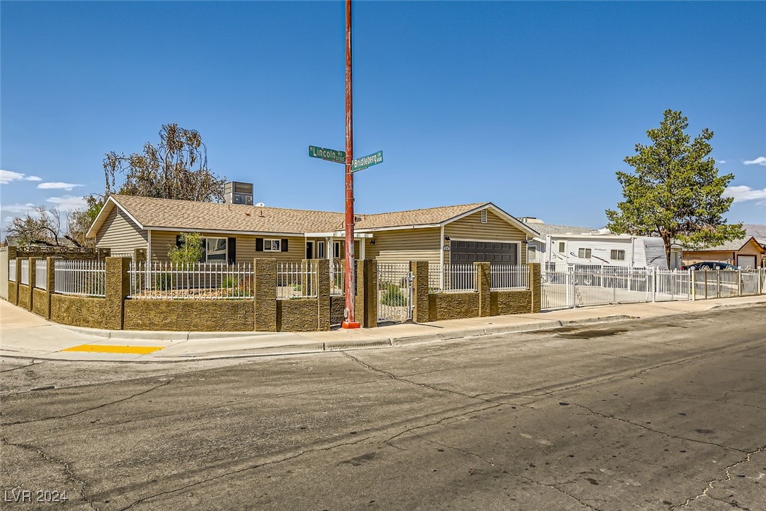 3701 Lincoln Road Las Vegas, NV 89115 - Photo 3 of 52