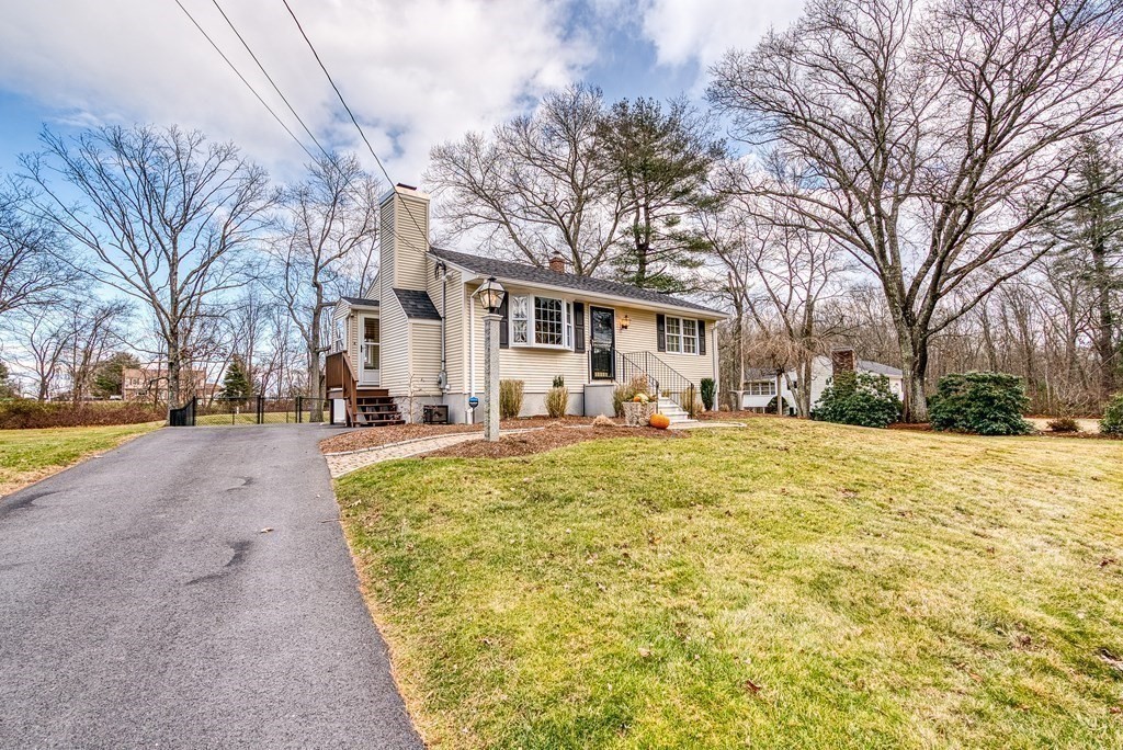 4 Myrtle Street Mendon, MA 01756 - Photo 2 of 41 Gallery Image 2