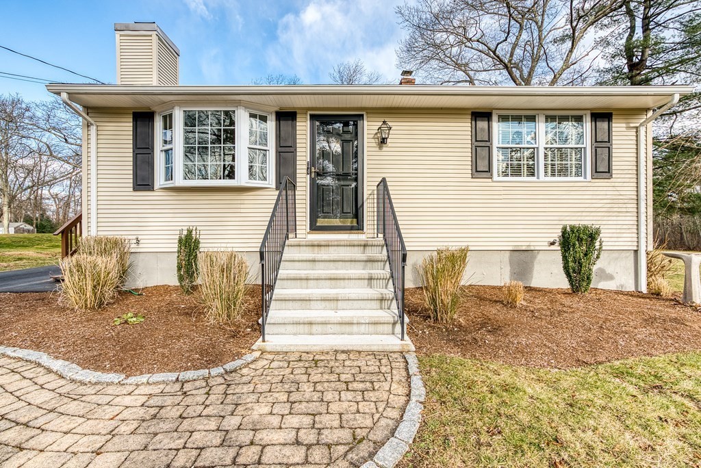 4 Myrtle Street Mendon, MA 01756 - Photo 3 of 41 Gallery Image 3