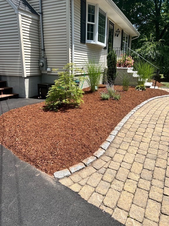 4 Myrtle Street Mendon, MA 01756 - Photo 4 of 41 Gallery Image 4