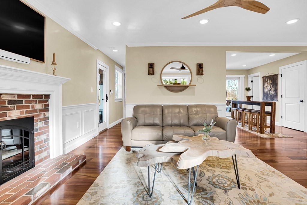 4 Myrtle Street Mendon, MA 01756 - Photo 8 of 41 Gallery Image 8